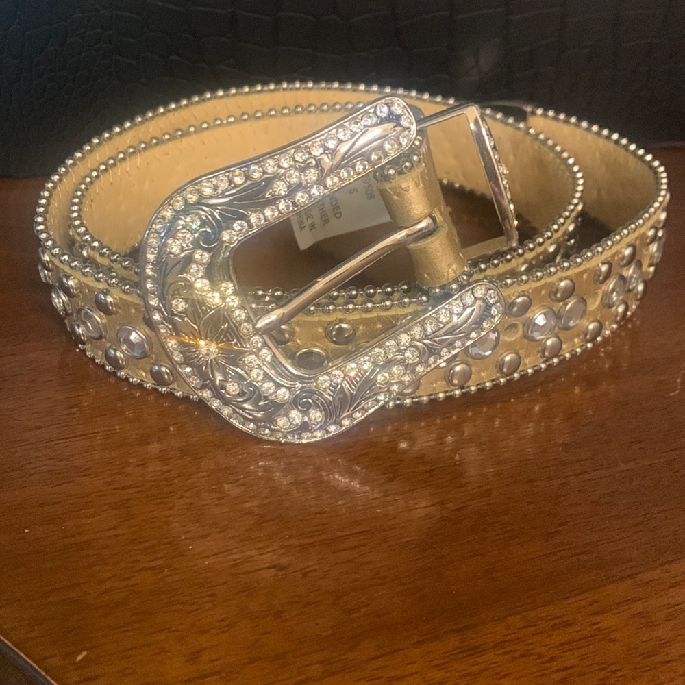 Christine Alexander crystal & leather belt size small (27-31) inches “like new”
